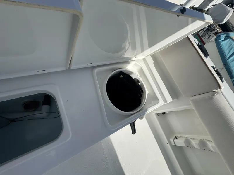 Slide: The Image of Sea Hunt Ultra 219 2021 - 35