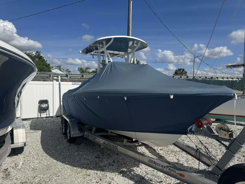 Slide: The Image of Sea Hunt Ultra 219 2021 - 4