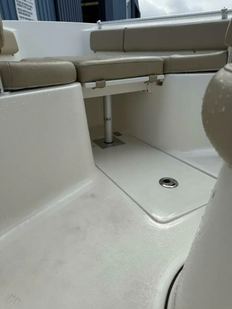Slide: The Image of Key West 239 CC Fwd Seating 2019 - 17