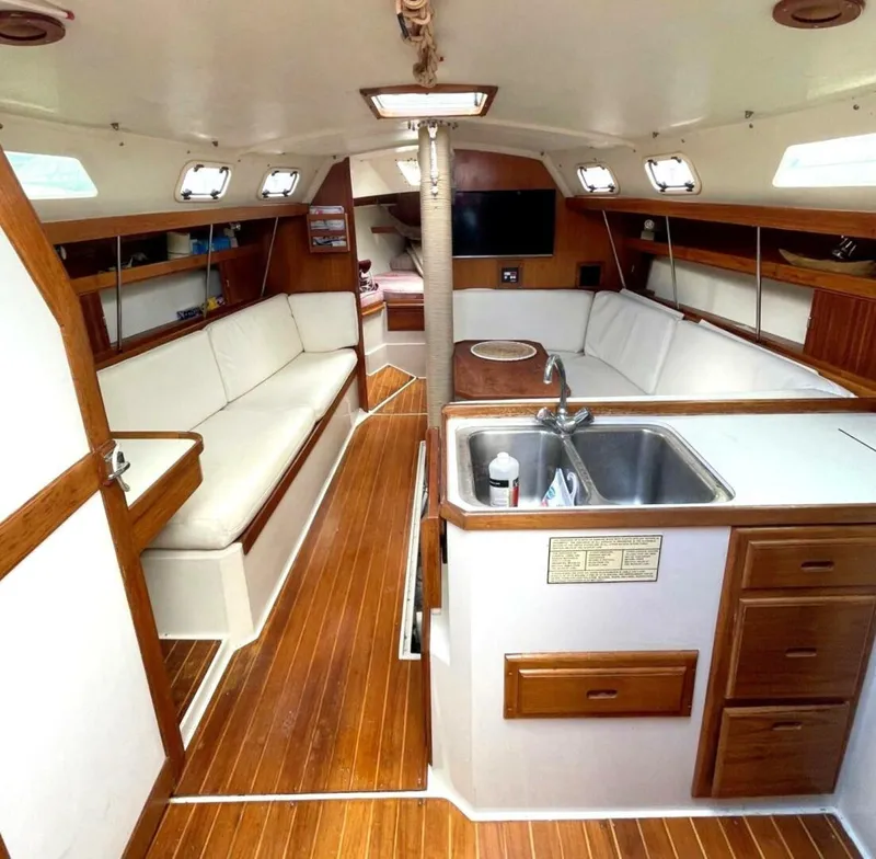 Slide: The Image of Catalina 34 MkII 1992 - 11