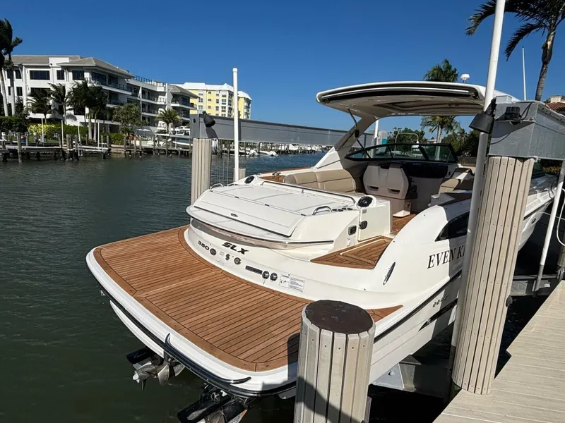 Slide: The Image of Sea Ray 350 SLX 2016 - 3