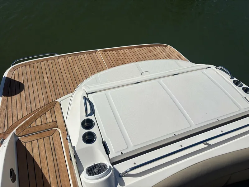 Slide: The Image of Sea Ray 350 SLX 2016 - 4