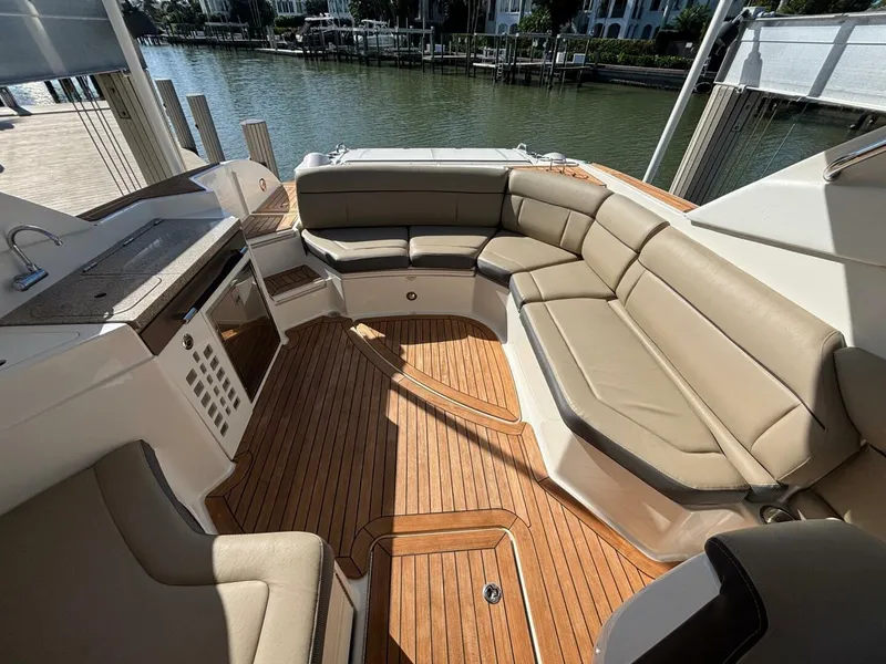 Slide: The Image of Sea Ray 350 SLX 2016 - 6