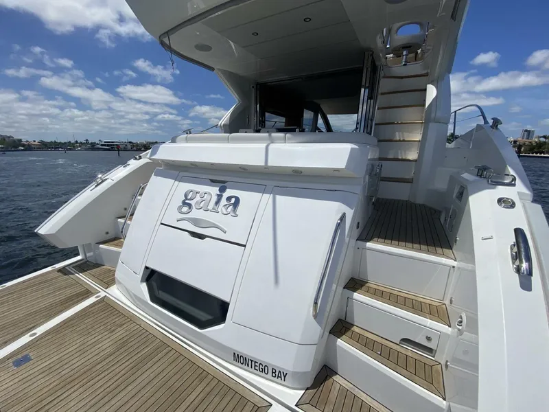 Slide: The Image of Sunseeker 52 Manhattan 2017 - 10