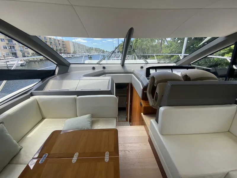 Slide: The Image of Sunseeker 52 Manhattan 2017 - 18