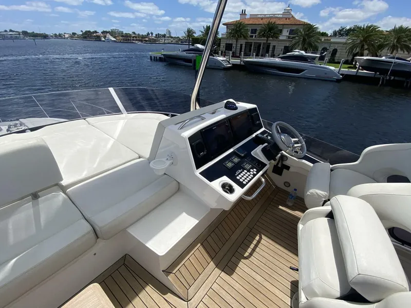 Slide: The Image of Sunseeker 52 Manhattan 2017 - 6