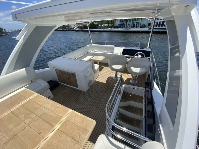 Slide: The Image of Sunseeker 52 Manhattan 2017 - 7
