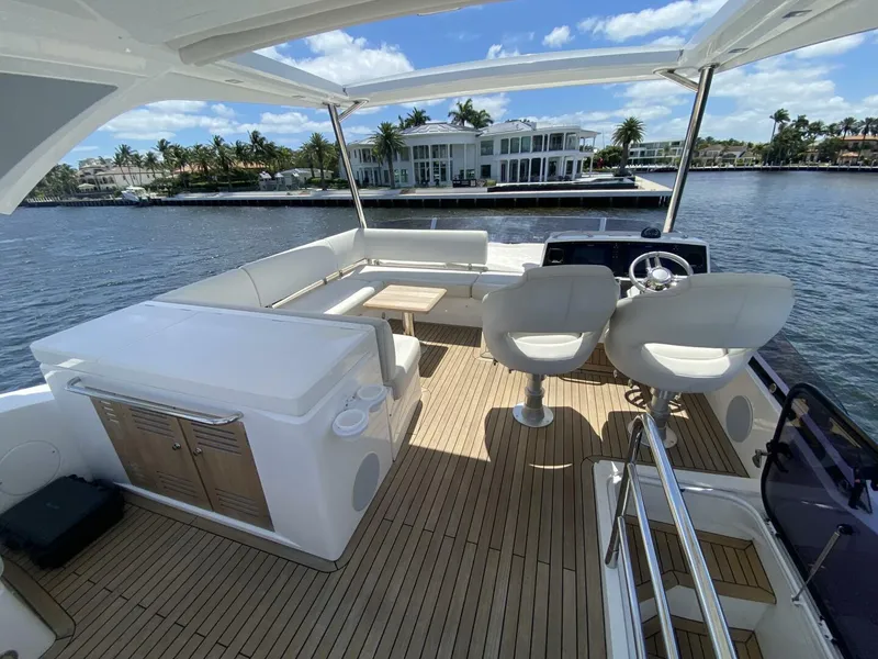 Slide: The Image of Sunseeker 52 Manhattan 2017 - 8