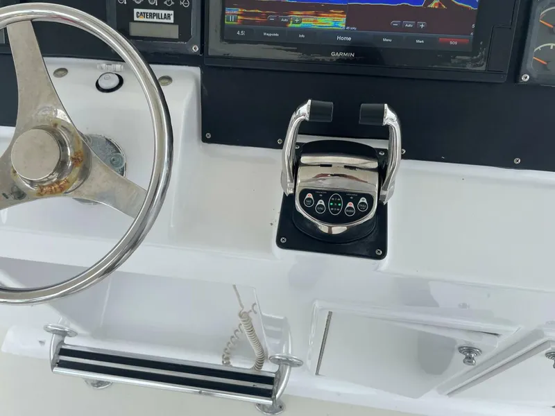 Slide: The Image of Custom Carolina Lydia 57 Sportfish 2001 - 33