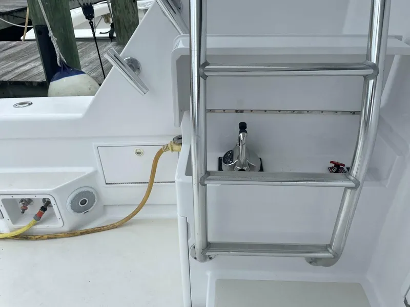 Slide: The Image of Custom Carolina Lydia 57 Sportfish 2001 - 38