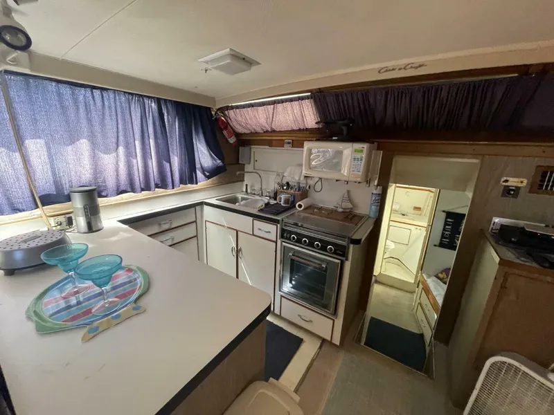 Slide: The Image of Chris-Craft 47 Commander 1969 - 10