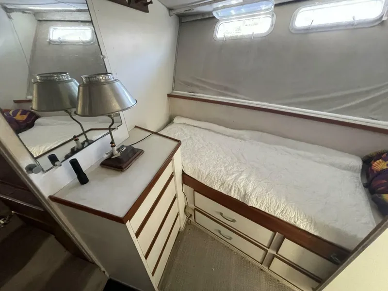 Slide: The Image of Chris-Craft 47 Commander 1969 - 14