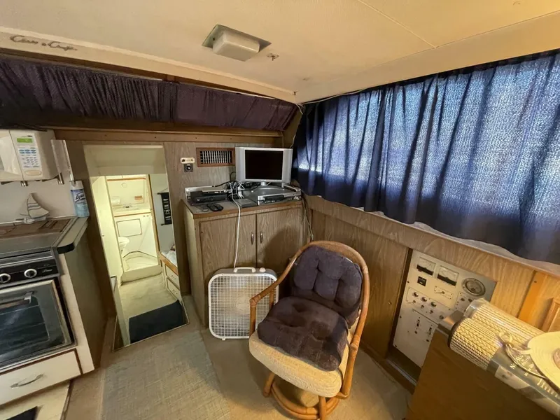 Slide: The Image of Chris-Craft 47 Commander 1969 - 16