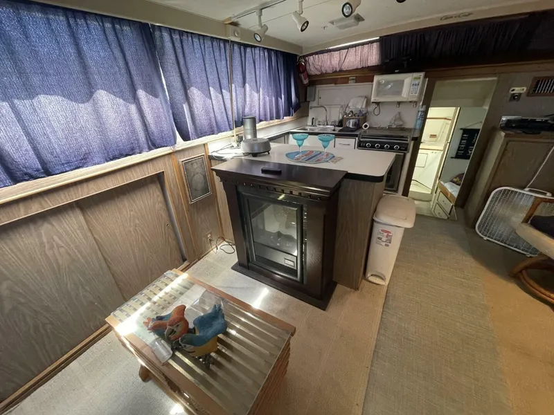 Slide: The Image of Chris-Craft 47 Commander 1969 - 17
