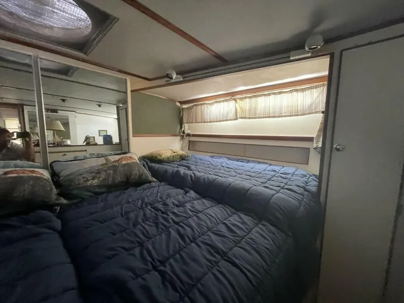 Slide: The Image of Chris-Craft 47 Commander 1969 - 18