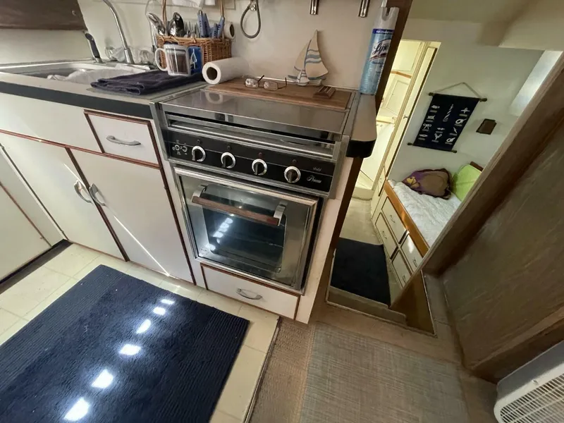 Slide: The Image of Chris-Craft 47 Commander 1969 - 21