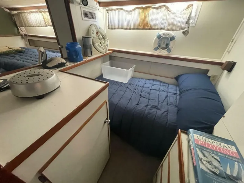 Slide: The Image of Chris-Craft 47 Commander 1969 - 25
