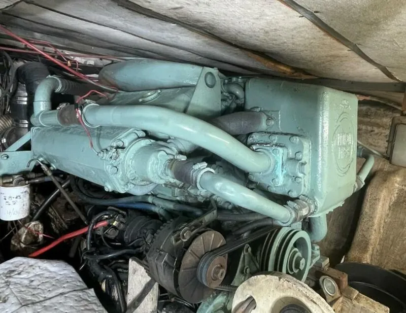 Slide: The Image of Chris-Craft 47 Commander 1969 - 26