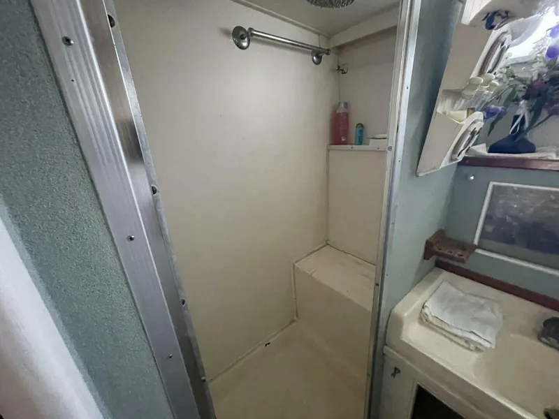 Slide: The Image of Chris-Craft 47 Commander 1969 - 28