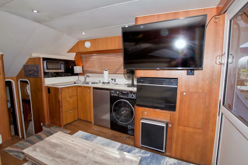 Slide: The Image of Luhrs 36 Convertible 1998 - 32