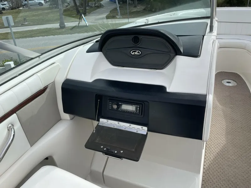 Slide: The Image of Sea Ray 270 SLX 2008 - 16