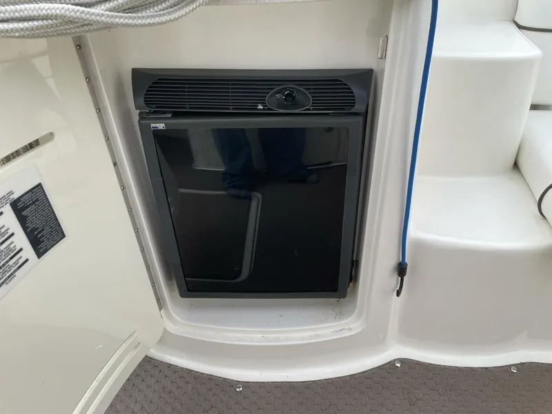 Slide: The Image of Sea Ray 270 SLX 2008 - 19