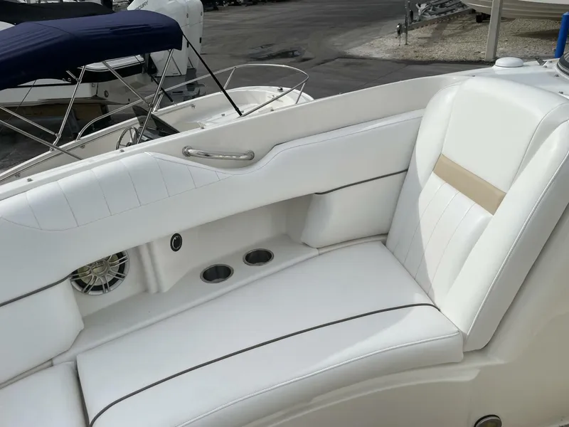 Slide: The Image of Sea Ray 270 SLX 2008 - 22