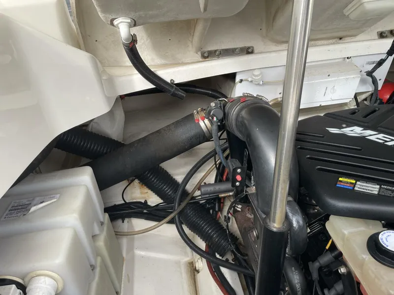 Slide: The Image of Sea Ray 270 SLX 2008 - 28