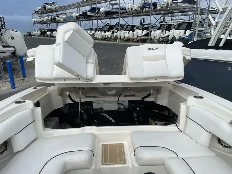 Slide: The Image of Sea Ray 270 SLX 2008 - 29