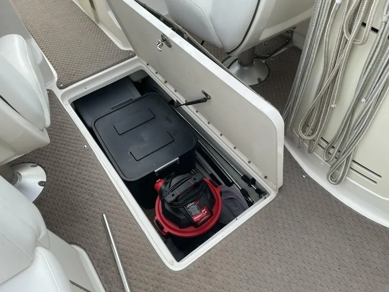 Slide: The Image of Sea Ray 270 SLX 2008 - 30