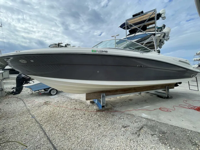 Slide: The Image of Sea Ray 270 SLX 2008 - 4