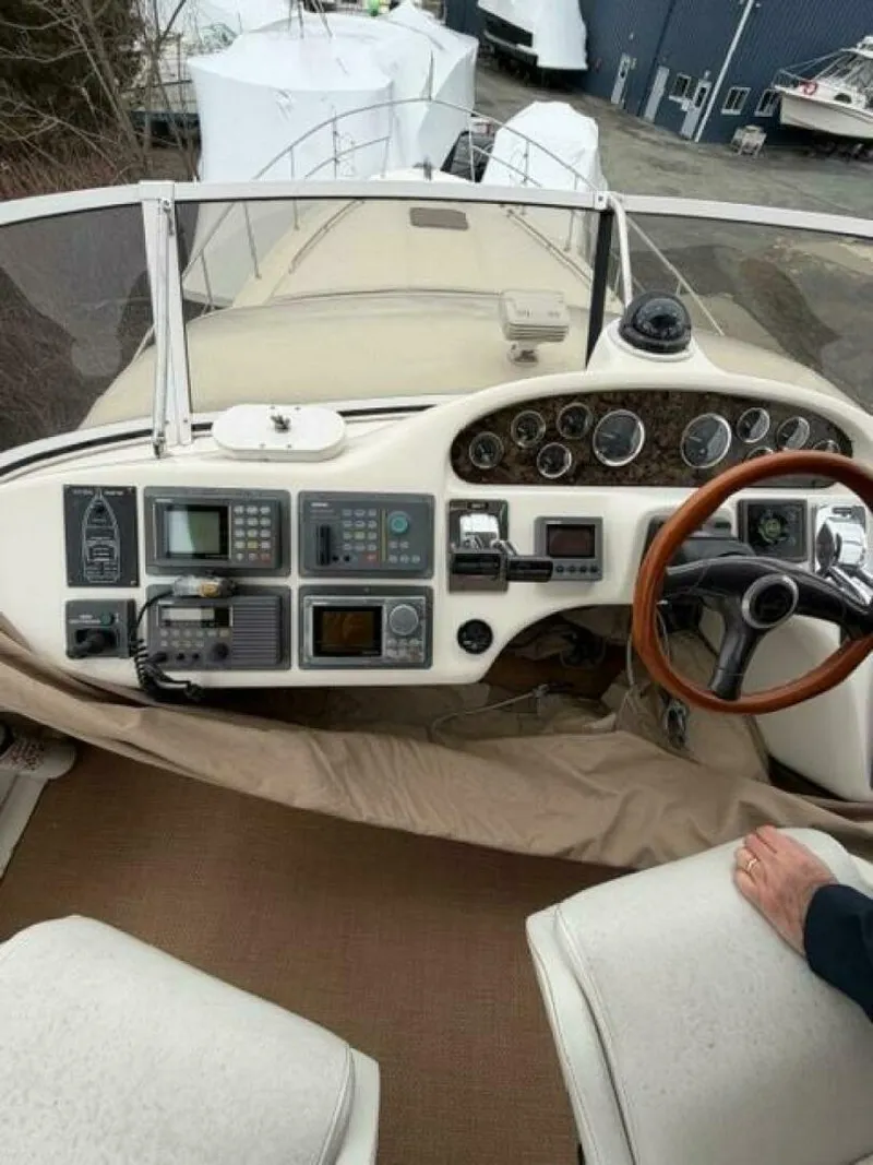 Slide: The Image of Sea Ray 400 Sedan Bridge 1997 - 5