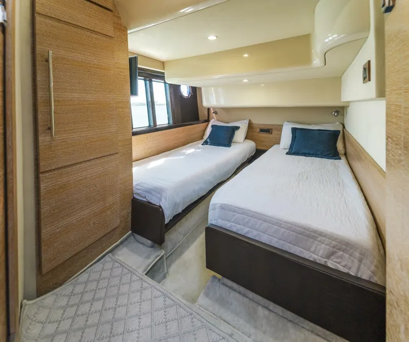 Slide: The Image of Azimut 48 Flybridge 2011 - 16