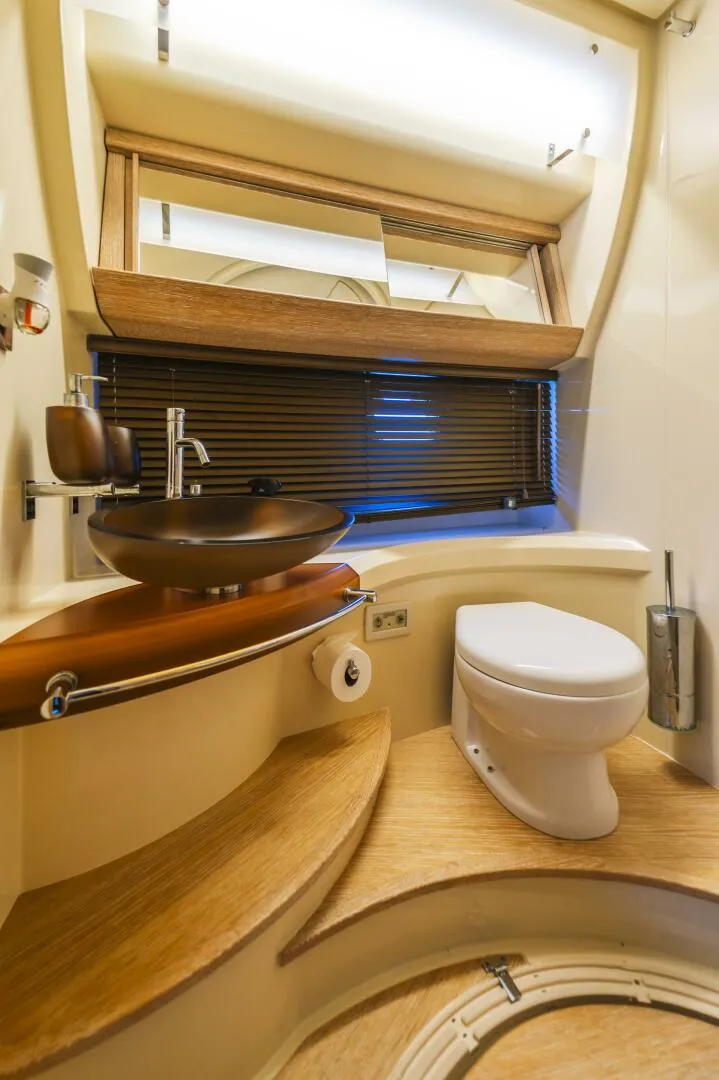 Slide: The Image of Azimut 48 Flybridge 2011 - 17