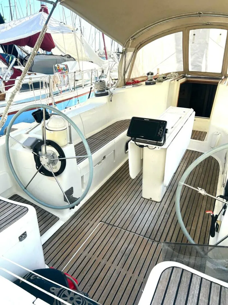 Slide: The Image of Jeanneau Sun Odyssey 2000 - 11