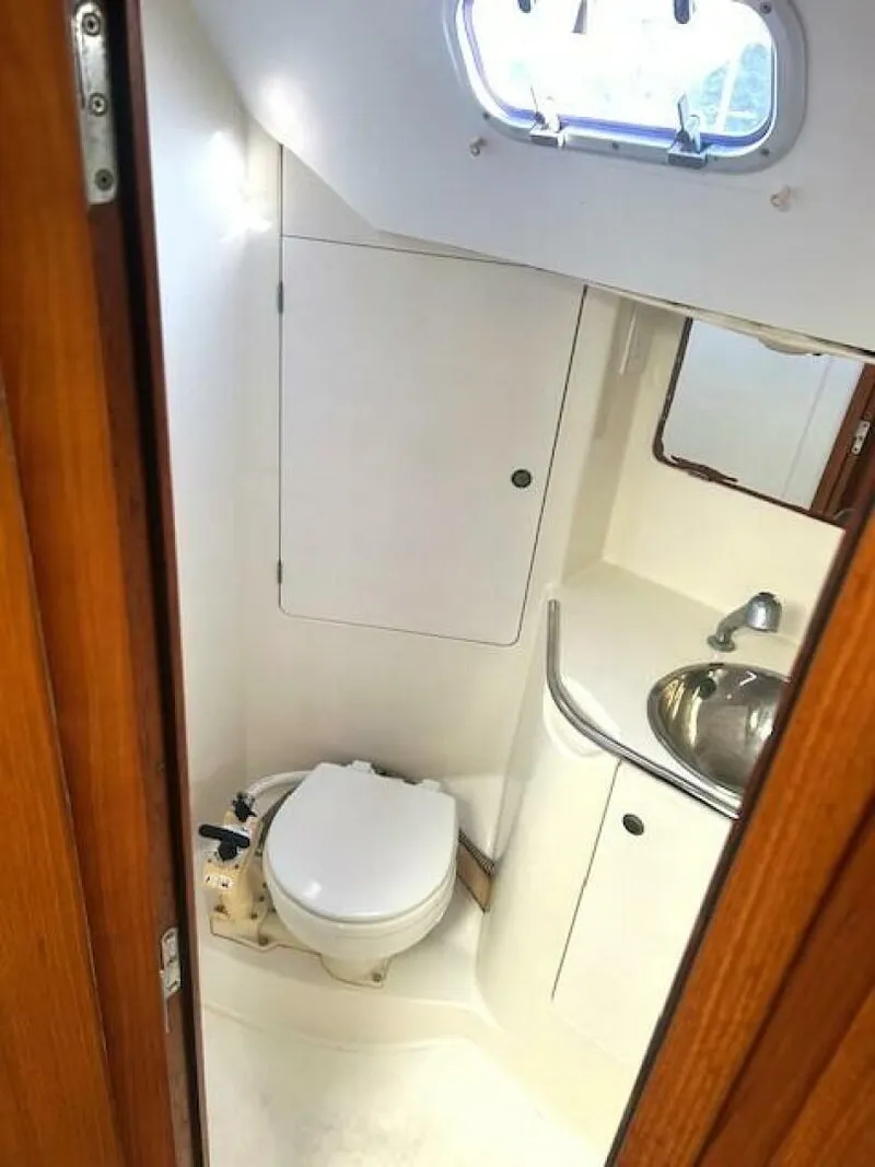 Slide: The Image of Jeanneau Sun Odyssey 2000 - 19