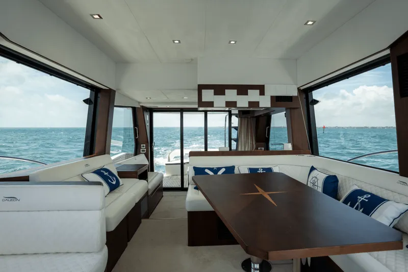 Slide: The Image of Galeon 500 Fly 2020 - 19