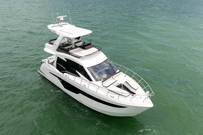 Slide: The Image of Galeon 500 Fly 2020 - 2