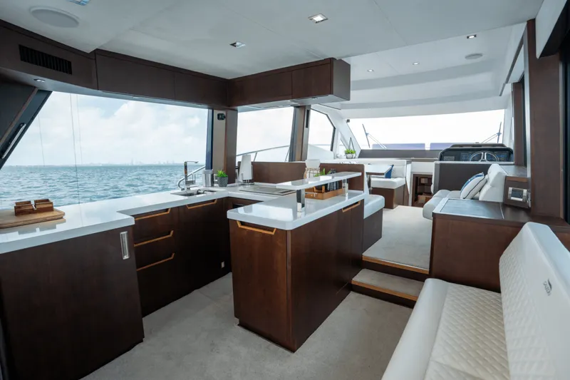 Slide: The Image of Galeon 500 Fly 2020 - 23