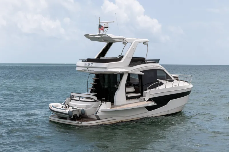 Slide: The Image of Galeon 500 Fly 2020 - 3
