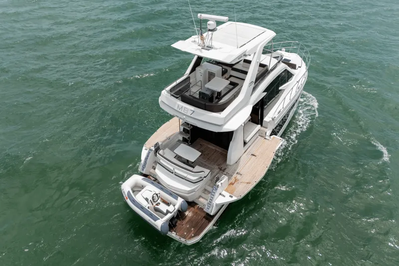 Slide: The Image of Galeon 500 Fly 2020 - 7