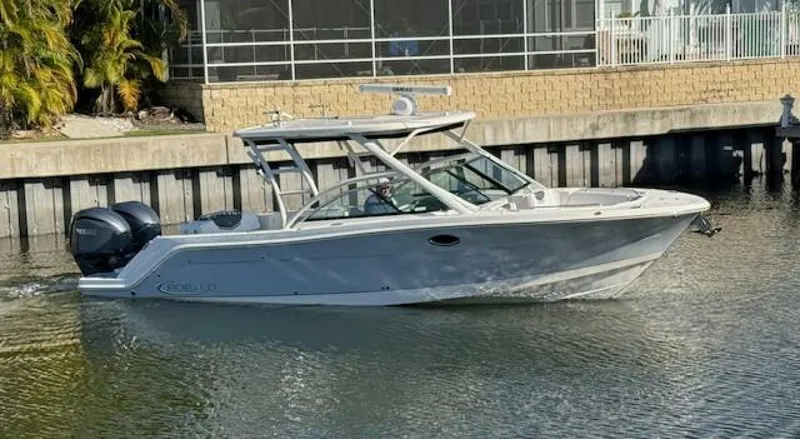 The Image of Robalo R317 2021 - 0