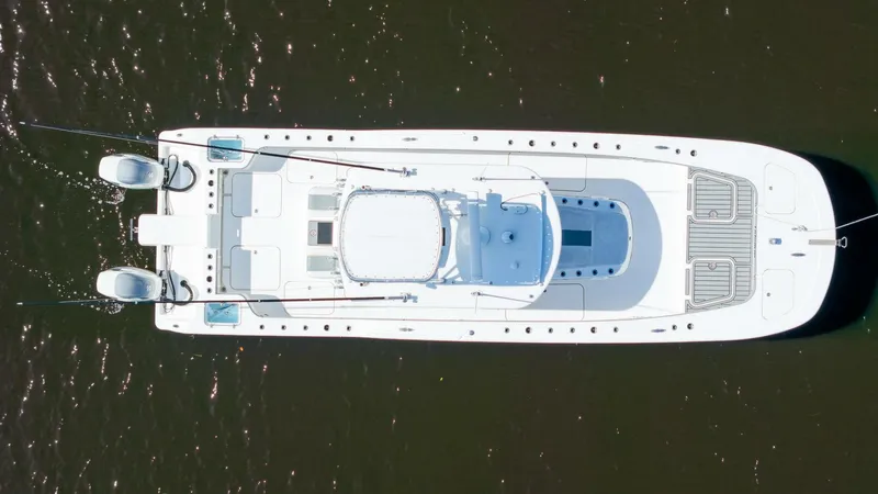 Slide: The Image of TideLine Boats 365 OFFSHORE 2020 - 16