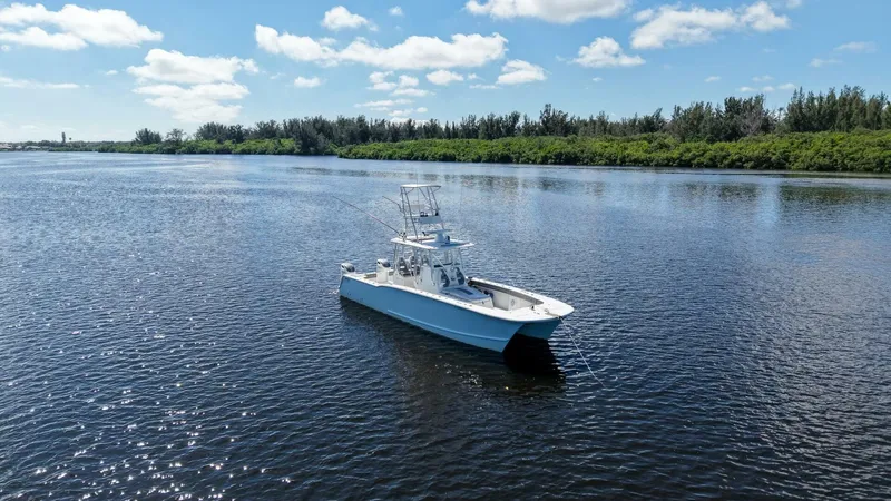 Slide: The Image of TideLine Boats 365 OFFSHORE 2020 - 3