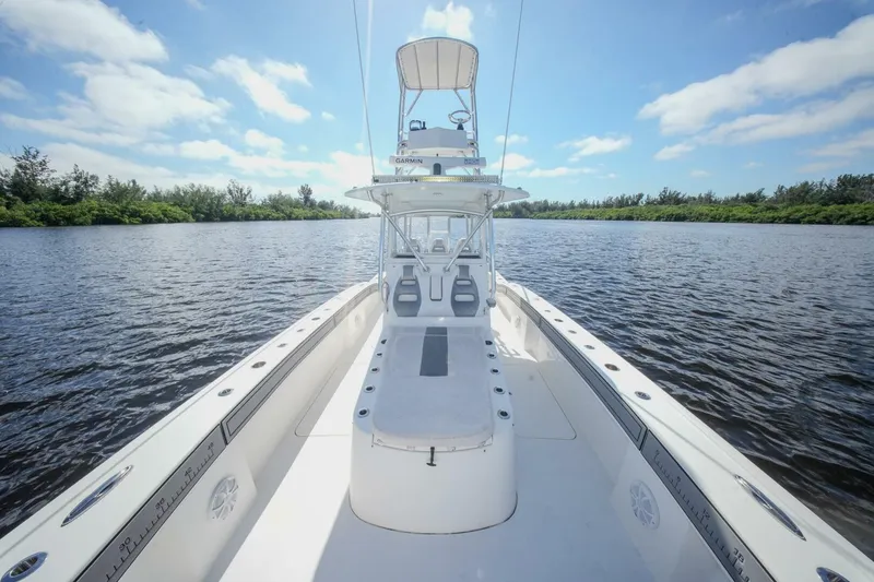 Slide: The Image of TideLine Boats 365 OFFSHORE 2020 - 44