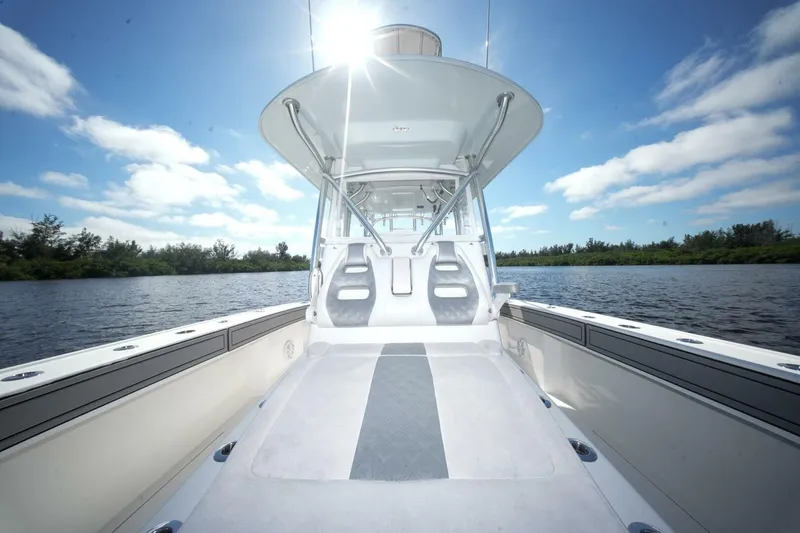 Slide: The Image of TideLine Boats 365 OFFSHORE 2020 - 45