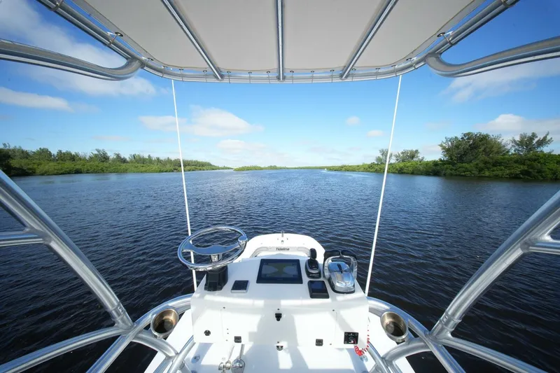 Slide: The Image of TideLine Boats 365 OFFSHORE 2020 - 57