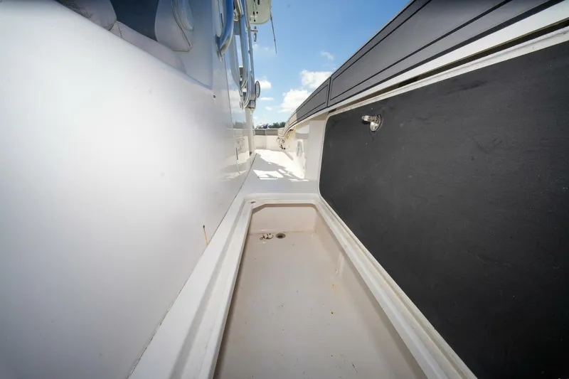 Slide: The Image of TideLine Boats 365 OFFSHORE 2020 - 60