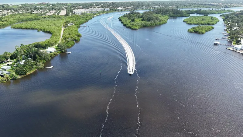Slide: The Image of TideLine Boats 365 OFFSHORE 2020 - 86