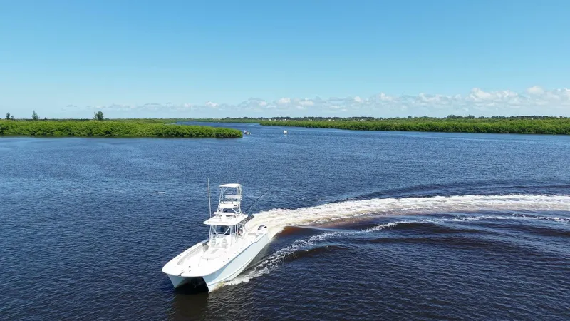 Slide: The Image of TideLine Boats 365 OFFSHORE 2020 - 96